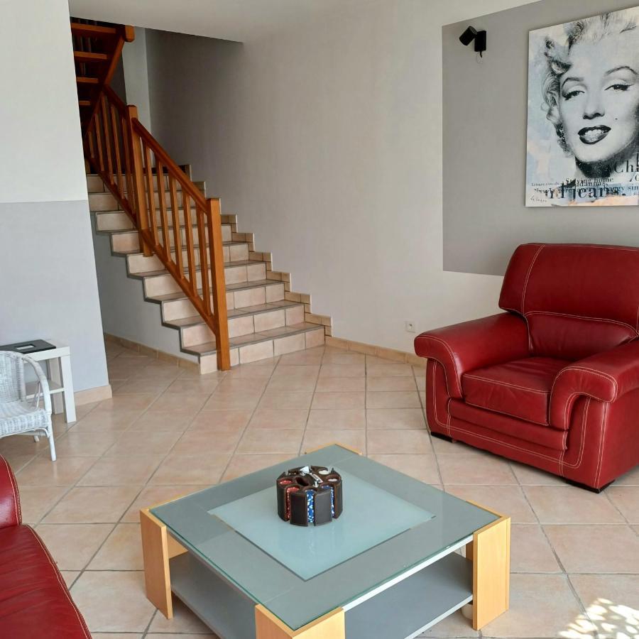 Esterline Hautvillers Dış mekan fotoğraf