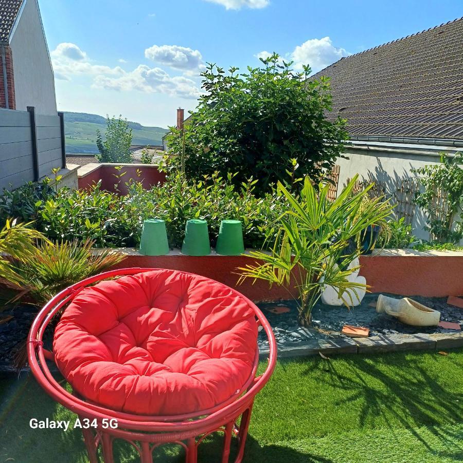 Esterline Hautvillers Dış mekan fotoğraf